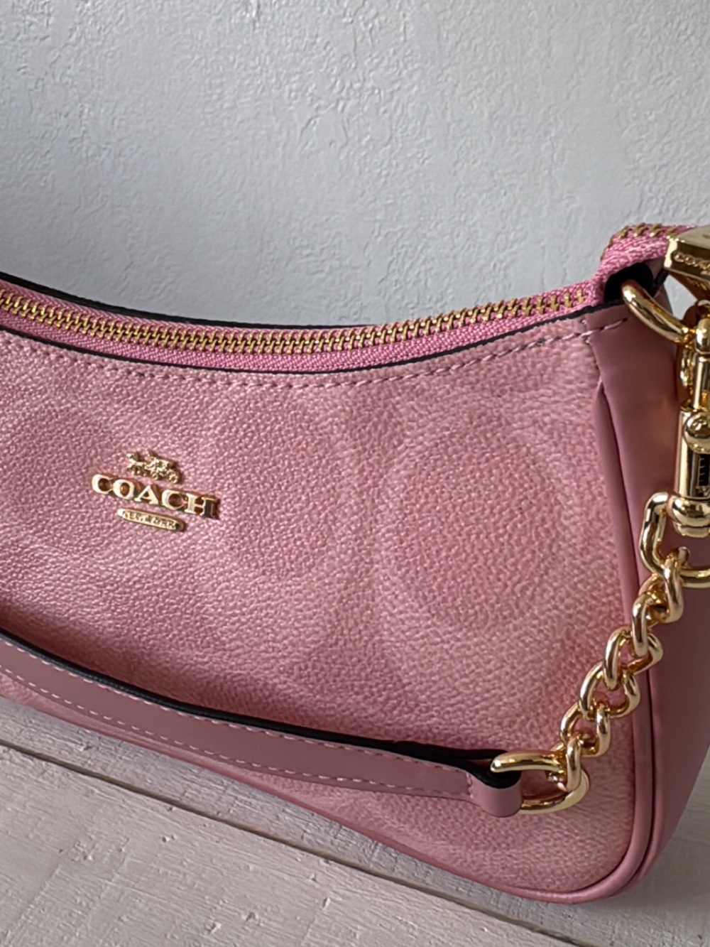 COACH Teri Shoulder Bag In Signature Canvas Pink ( New). (Same Day shipping) - Picture 2 of 11